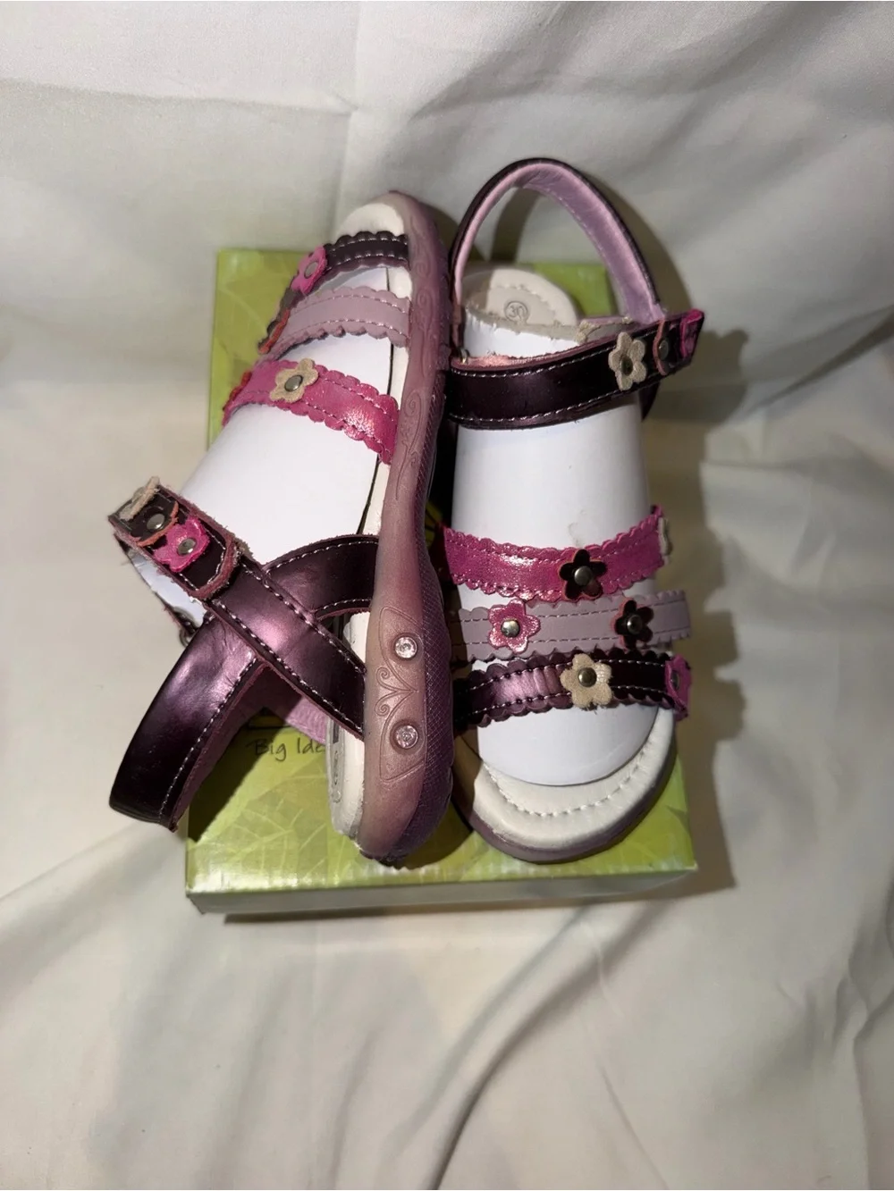 Beeko Tagna Purple Girls Sandal Size 30 Flower Scallop Straps NWT Leather